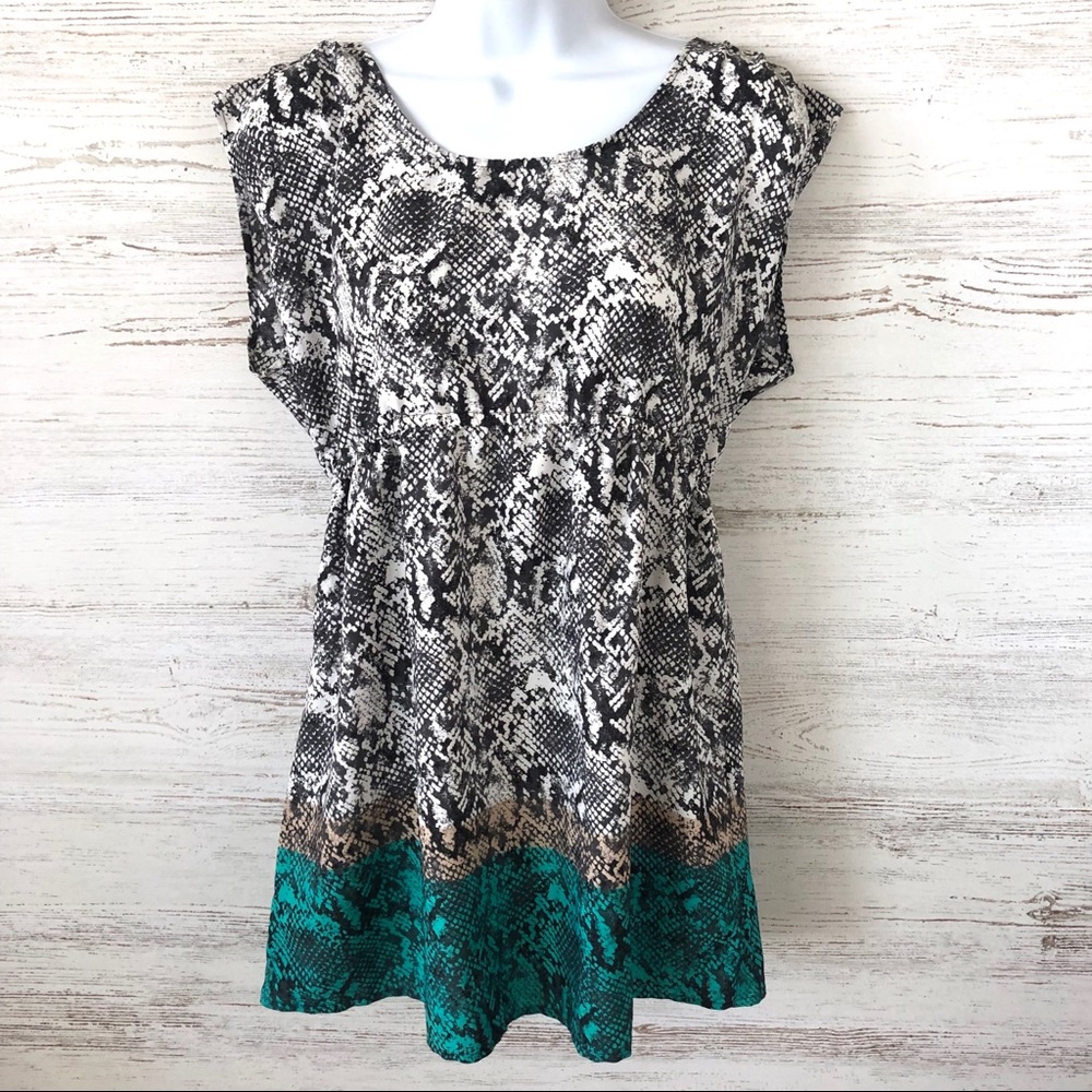 MOTHERHOOD Snake Skin Color Block Blouse